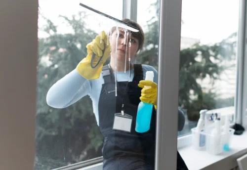 Nettoyage de vitres intérieures et extérieures à Paulhenc